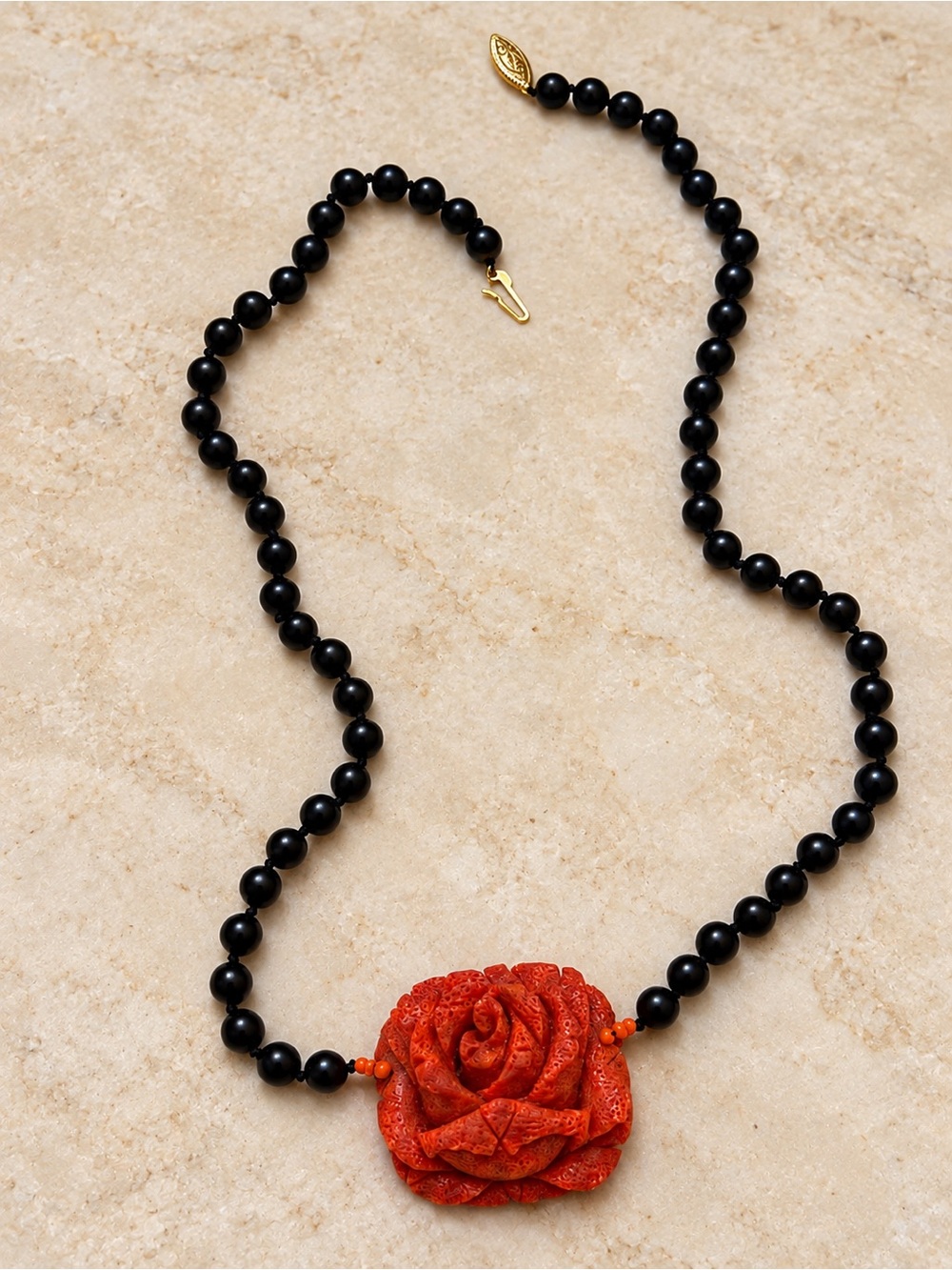Vintage Carved Sponge Coral Rose Black Onyx Necklace 14K 585 CN Clasp 17